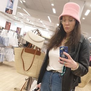 Meet your Posher, Mama